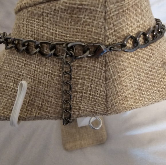 Phenomenal Rhinestone Statement Necklace - Picture 4 of 4